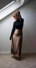 Load image into Gallery viewer, Embroidered skirt Size 10
