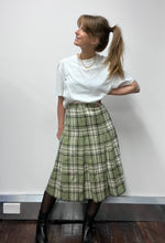 Load image into Gallery viewer, Green pleated skirt Size 10
