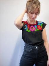 Load image into Gallery viewer, Floral top Size 10
