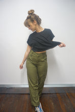 Load image into Gallery viewer, Army cargo style trousers W28
