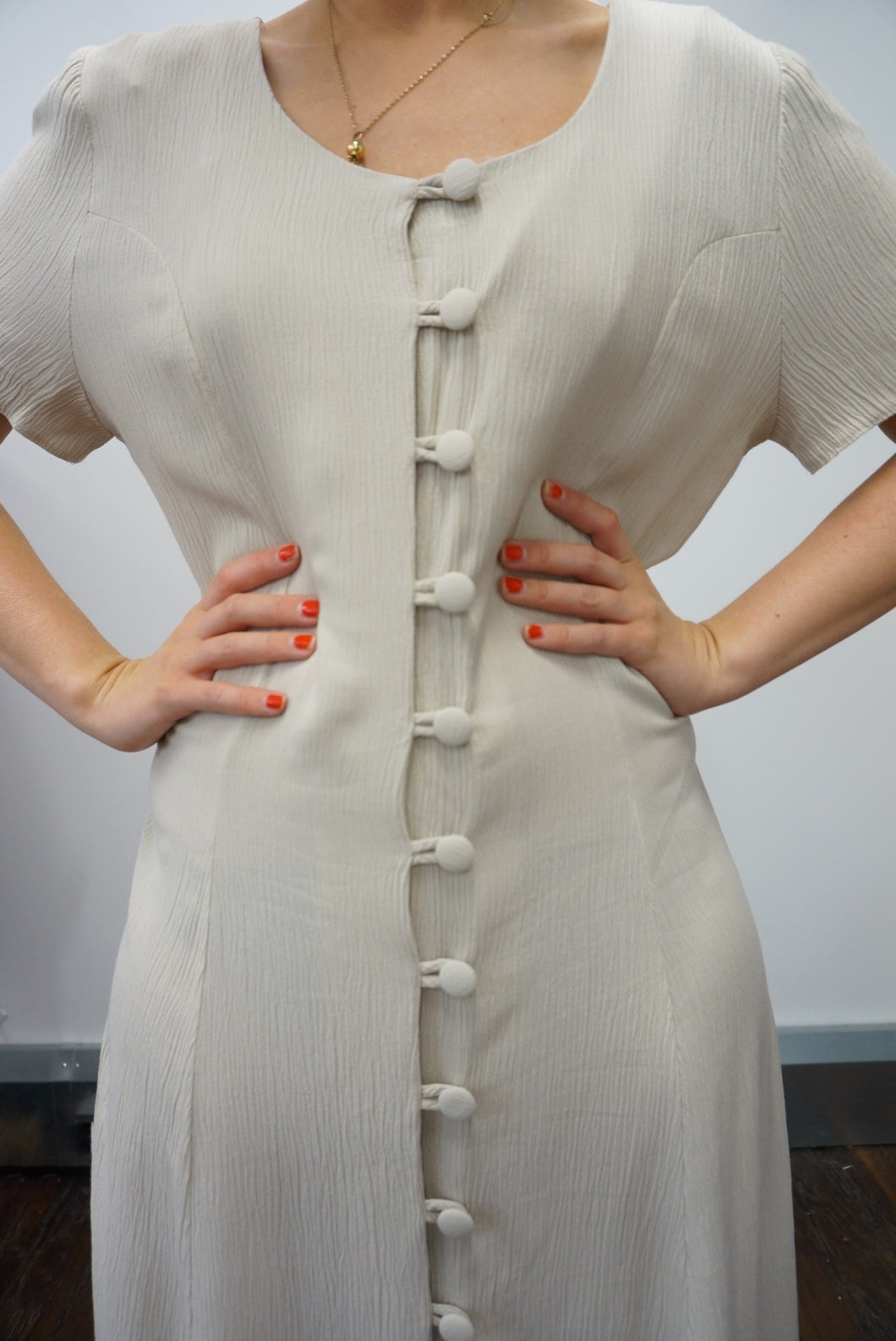 Button up 90s style cream dress Size 14/16