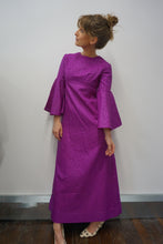 Load image into Gallery viewer, 1960s Pink bell sleeved dress Size 8
