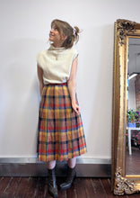 Load image into Gallery viewer, Autumnal tone plaid skirt Size
