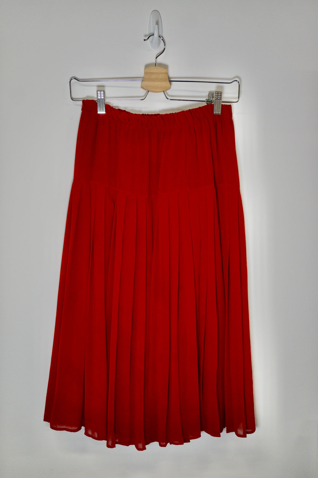 Size 10 shop red pleated skirt